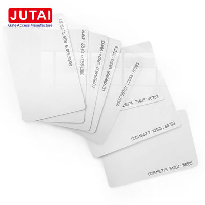 Carte IC à double bande RFID UHF 13,56 MHz pour la gestion des accès
